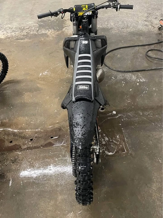 2017 KTM - Image 3 of 5