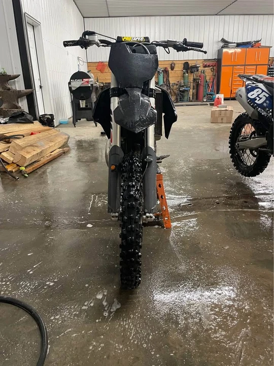 2017 KTM - Image 2 of 5