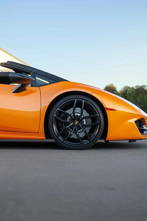 2017 Lamborghini Huracan - Image 7 of 10
