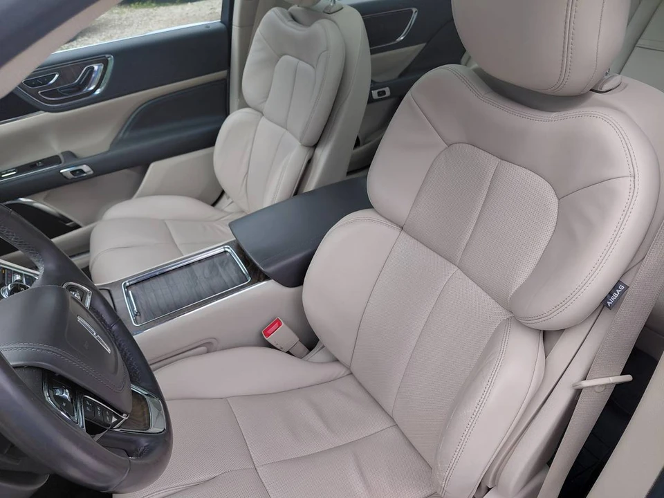 2017 Lincoln Continental 10th Gen - Image 12 of 14