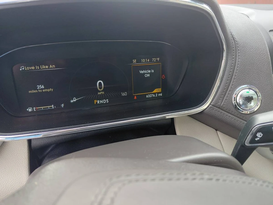 2017 Lincoln Continental 10th Gen - Image 13 of 14