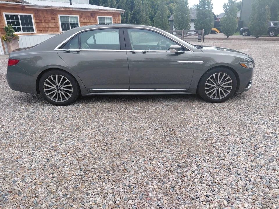 2017 Lincoln Continental 10th Gen - Image 5 of 14