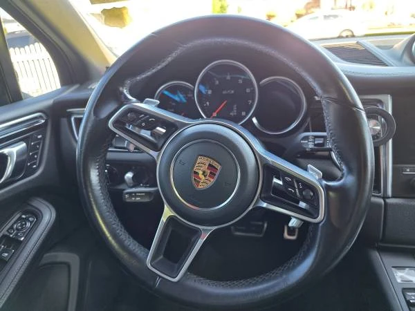 2017 Porsche Macan GTS - Image 17 of 21