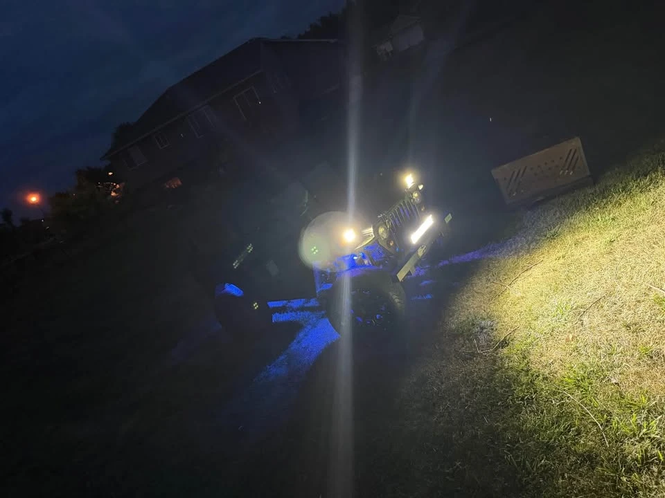 2017 Jeep - Image 6 of 8
