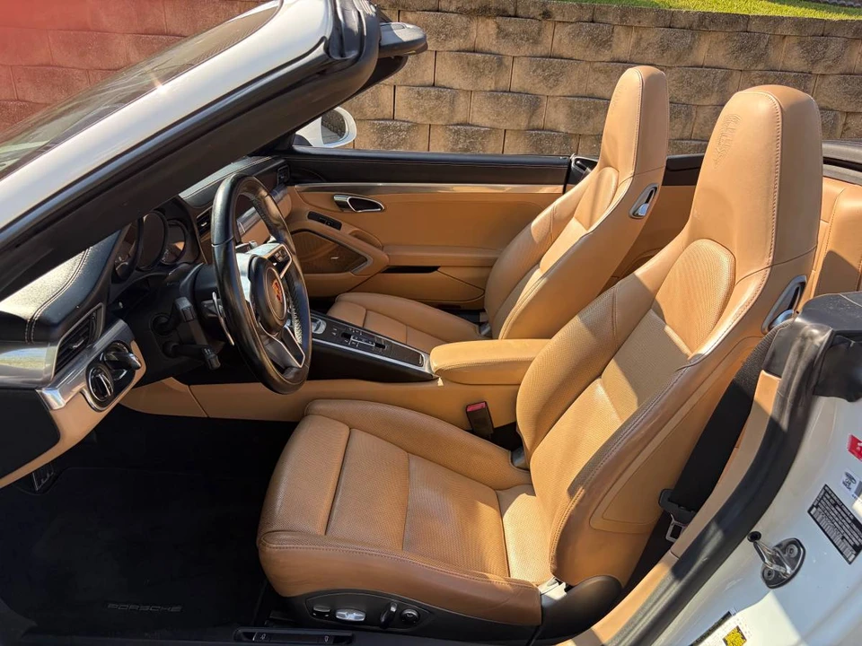 2017 Porsche 991 Carrera - Image 8 of 12