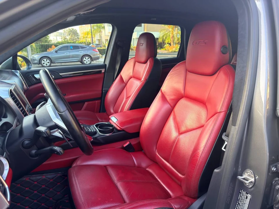 2017 Porsche 958 Cayenne GTS - Image 7 of 14