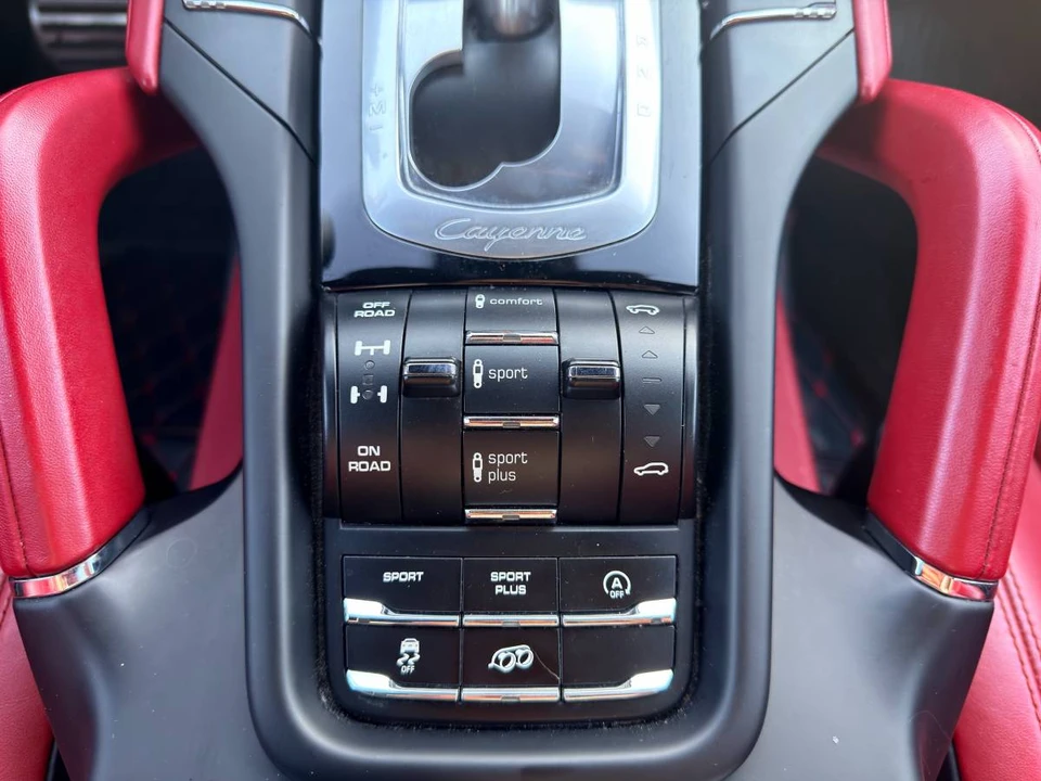 2017 Porsche 958 Cayenne GTS - Image 12 of 14