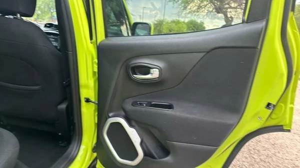 2017 Jeep Renegade - Image 6 of 6