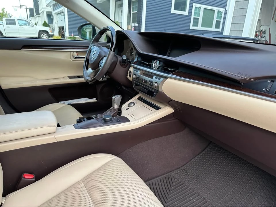 2017 Lexus ES 6th Gen - Image 6 of 8