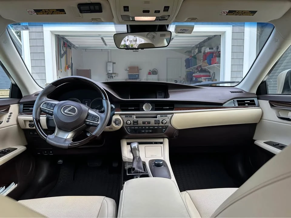 2017 Lexus ES 6th Gen - Image 5 of 8