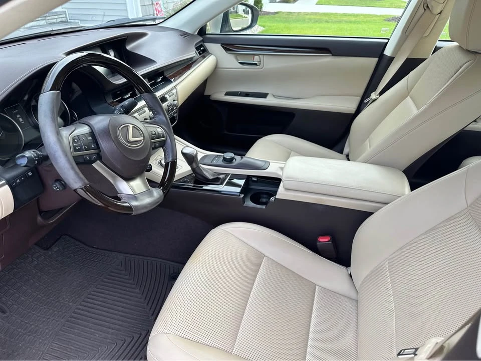 2017 Lexus ES 6th Gen - Image 2 of 8