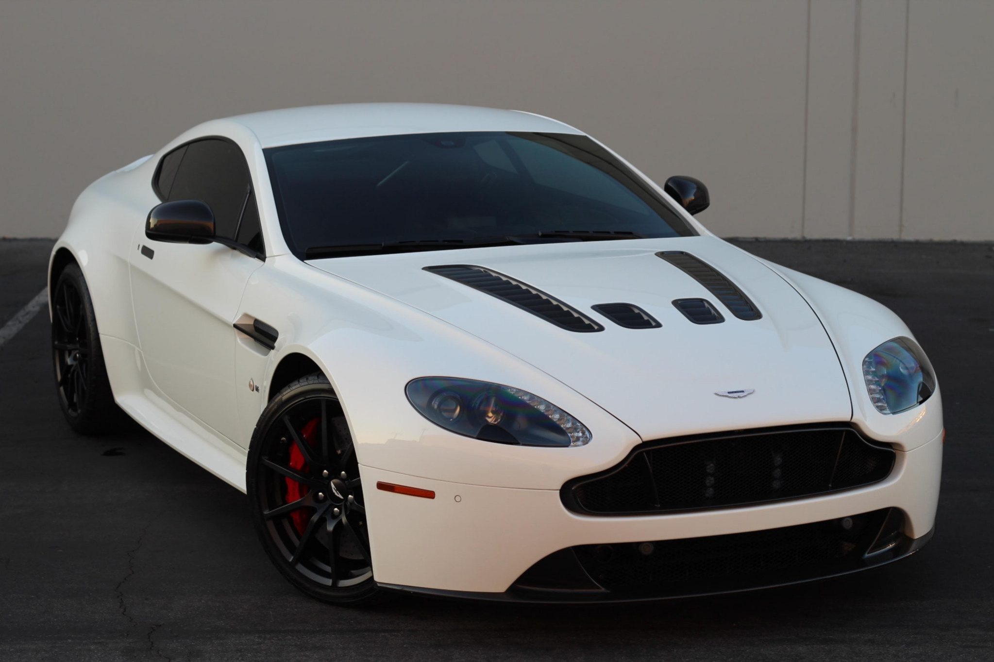 6k-Mile 2017 Aston Martin V12 Vantage S 7-Speed