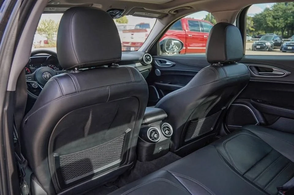 2018 Alfa Romeo Giulia - Image 9 of 13