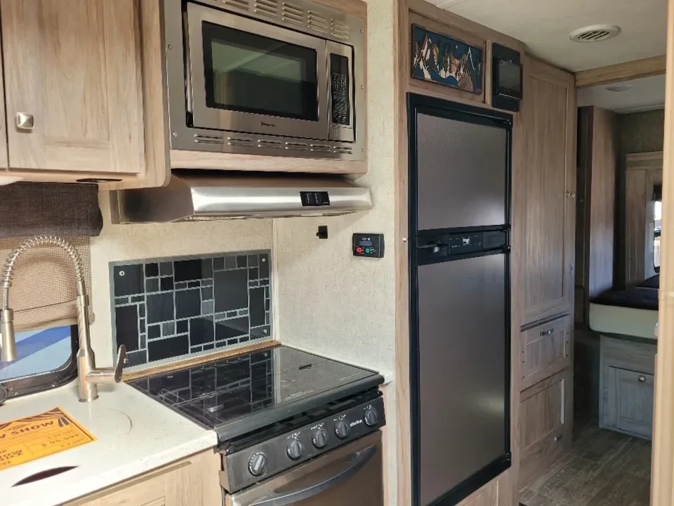 2018 Forest River - Image 11 of 19
