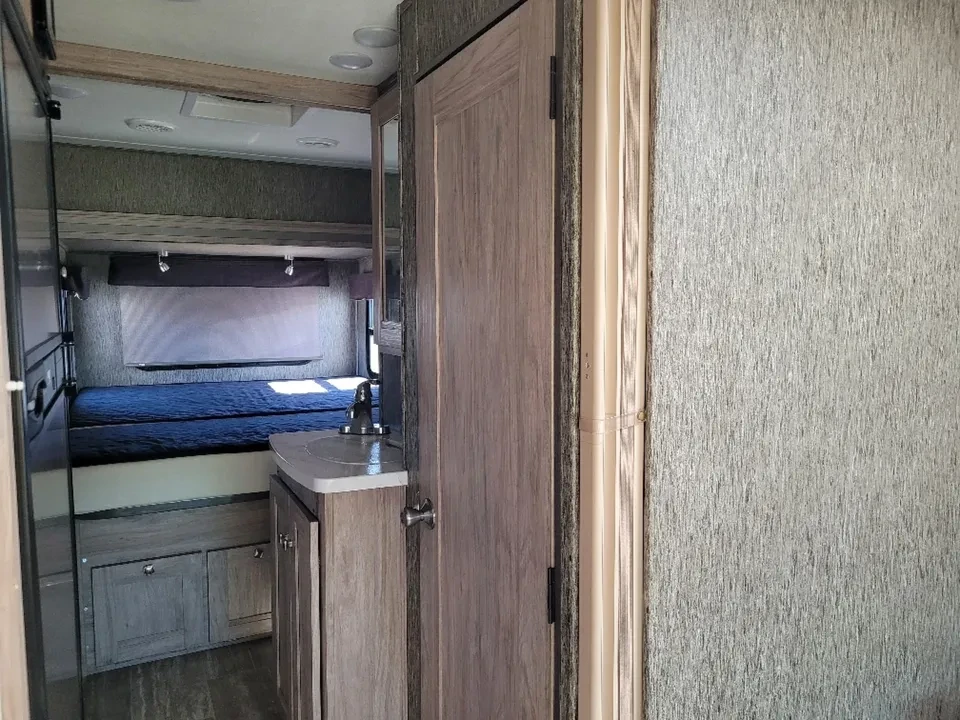 2018 Forest River - Image 12 of 19