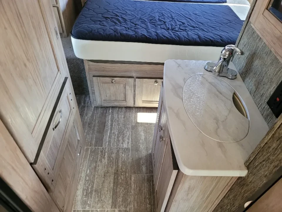 2018 Forest River - Image 16 of 19