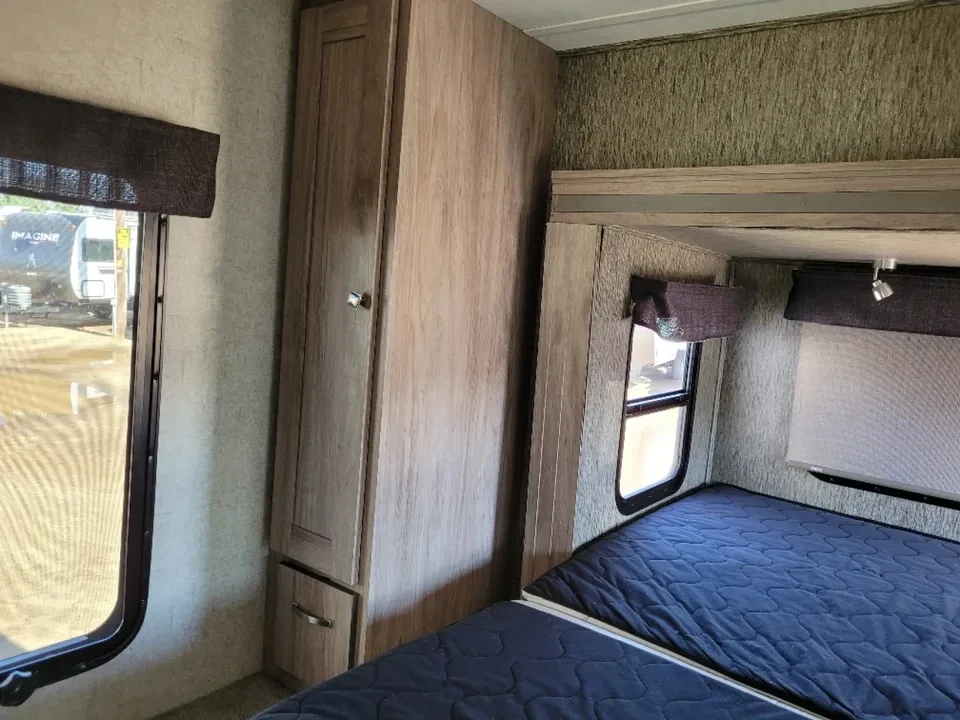 2018 Forest River - Image 18 of 19