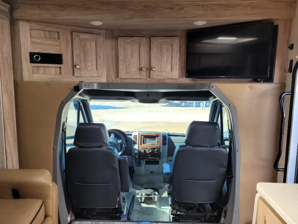 2018 Forest River - Image 8 of 19