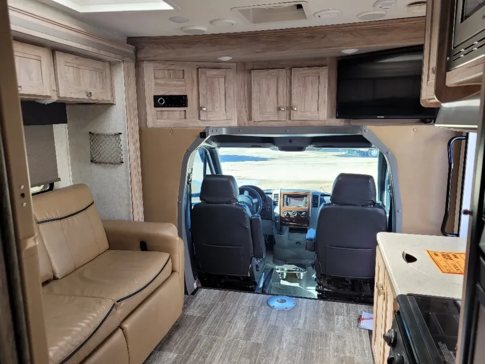 2018 Forest River - Image 6 of 19