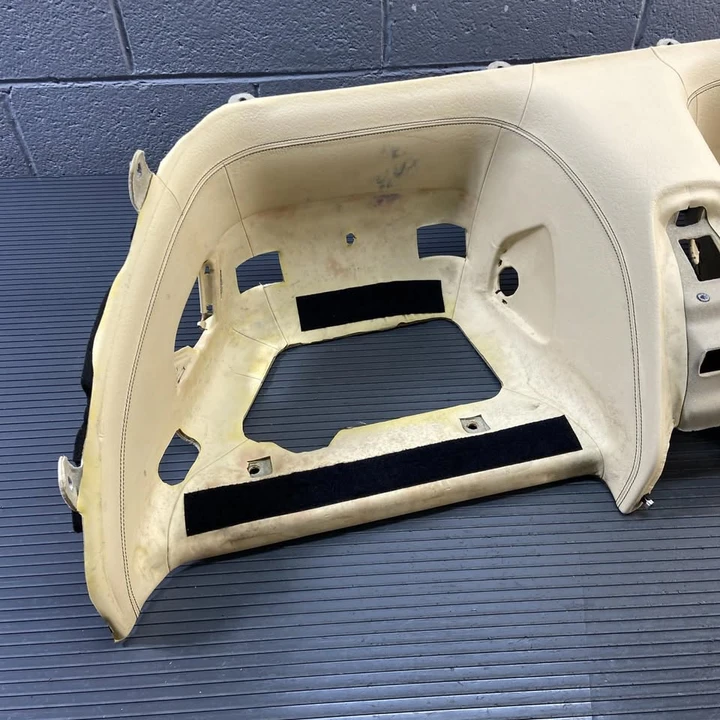 2018 Parts & Memorabilia Seats & Interior - Image 5 of 10