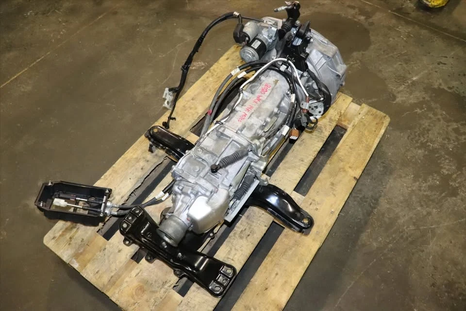 2018 Parts & Memorabilia Gearboxes - Image 10 of 10