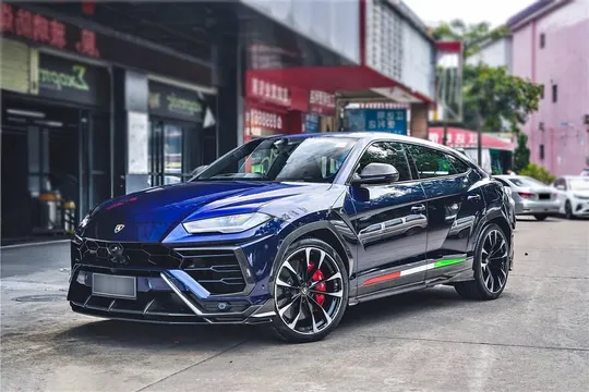 Lamborghini URUS TC Style Dry Carbon Fiber Body Kit