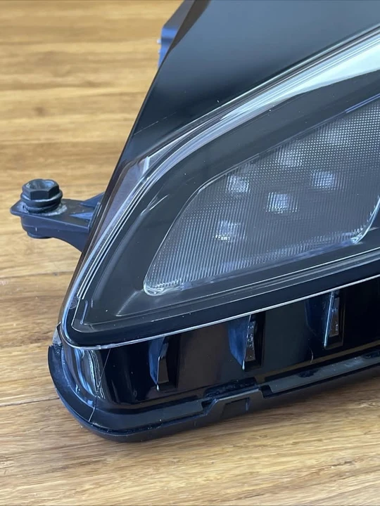 2018 Parts & Memorabilia Bodywork - Image 3 of 9