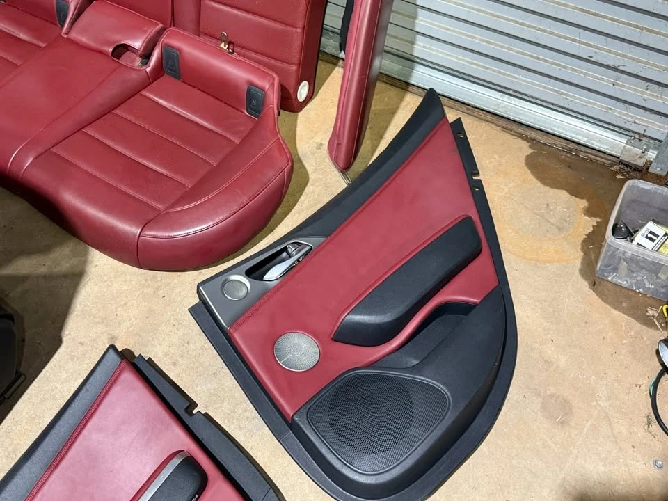 2018 Parts & Memorabilia Seats & Interior - Image 7 of 10