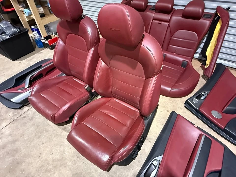 2018 Parts & Memorabilia Seats & Interior - Image 9 of 10