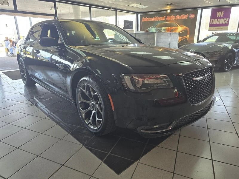 2018 Chrysler 300 (2005-2023) - Image 3 of 4