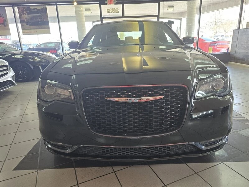 2018 Chrysler 300 (2005-2023) - Image 2 of 4