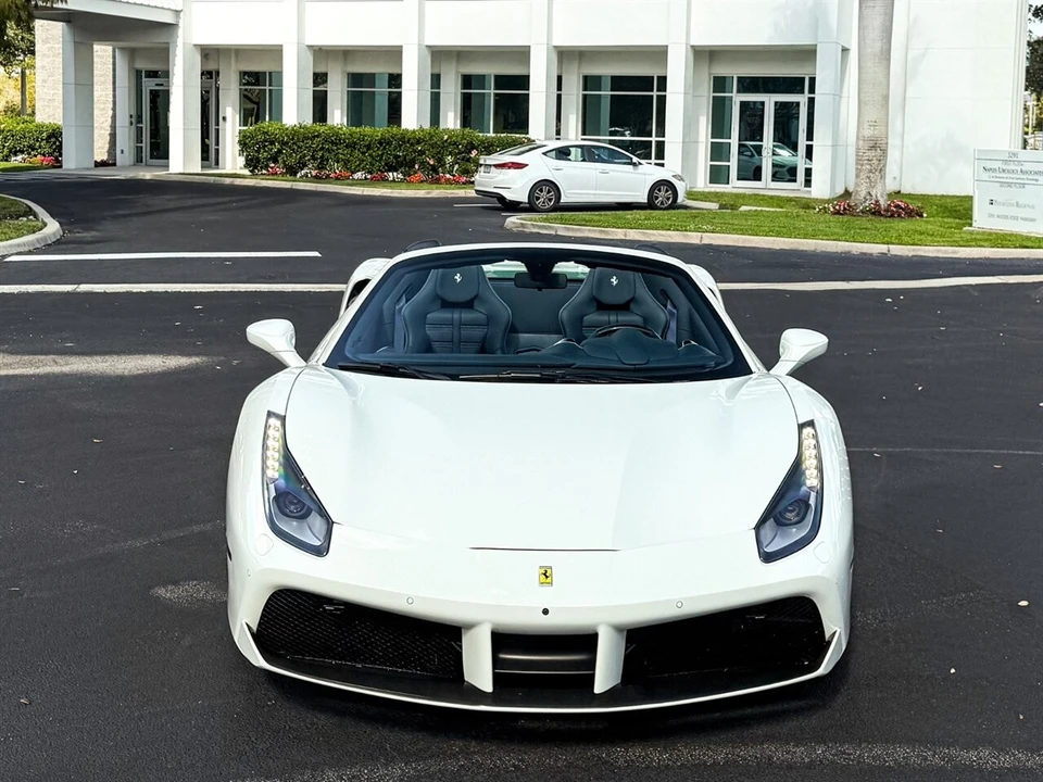 2018 Ferrari 488 Spider - Image 4 of 4