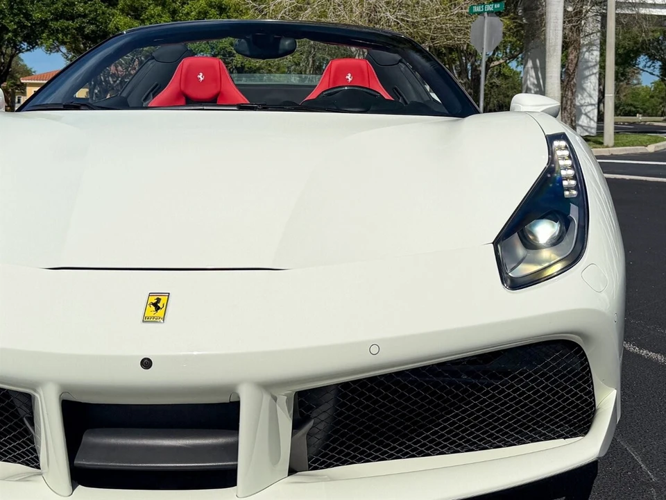 2018 Ferrari 488 Spider - Image 3 of 4