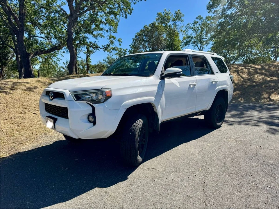 2018 Toyota 4Runner 5th Gen - Image 14 of 15