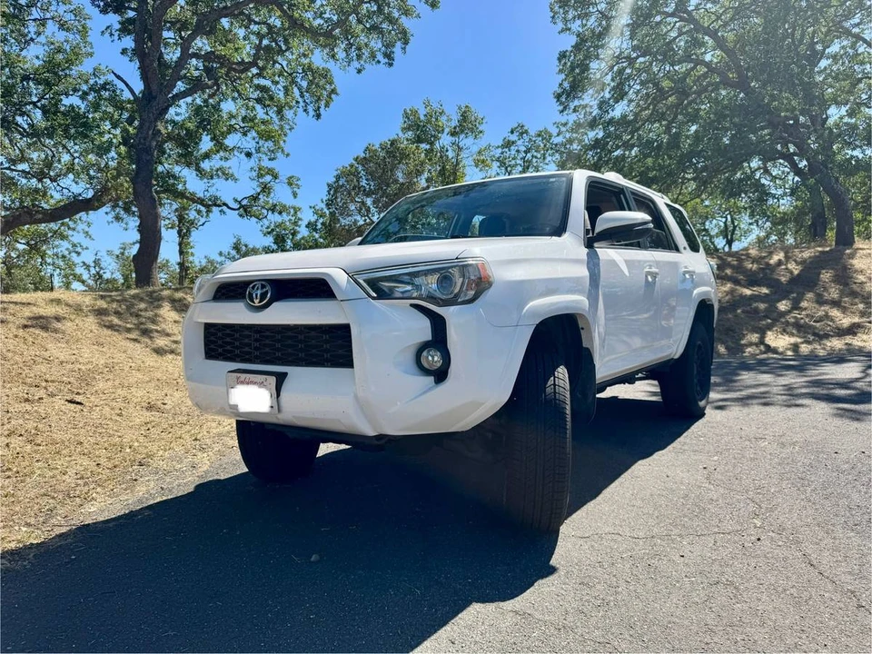 2018 Toyota 4Runner 5th Gen - Image 15 of 15