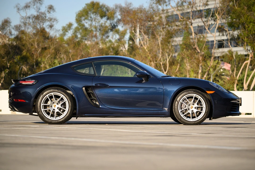 2018 Porsche 718 Cayman - Image 2 of 24