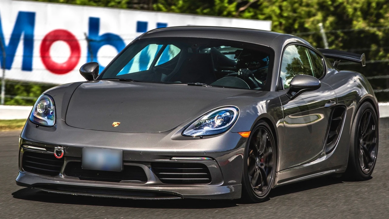 2018 Porsche 718 Cayman S - Image 2 of 9