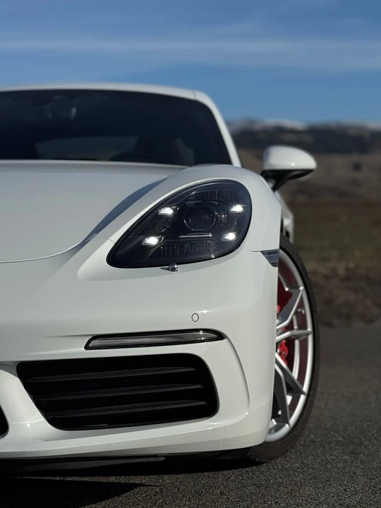 2018 Porsche 718 Cayman - Image 2 of 31