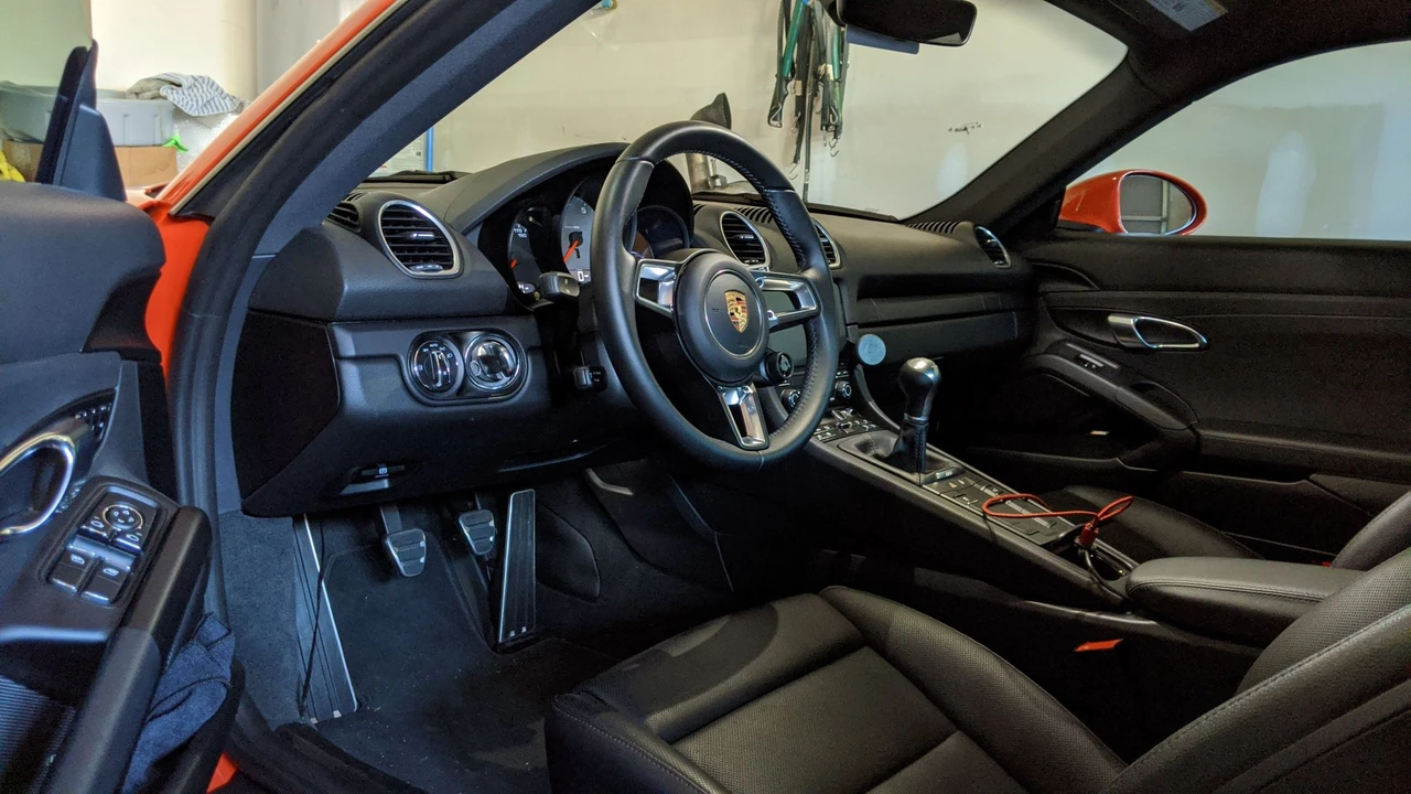 2018 Porsche 718 Cayman S - Image 9 of 18