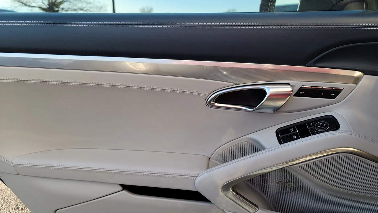 2018 Porsche 991 Carrera - Image 16 of 19