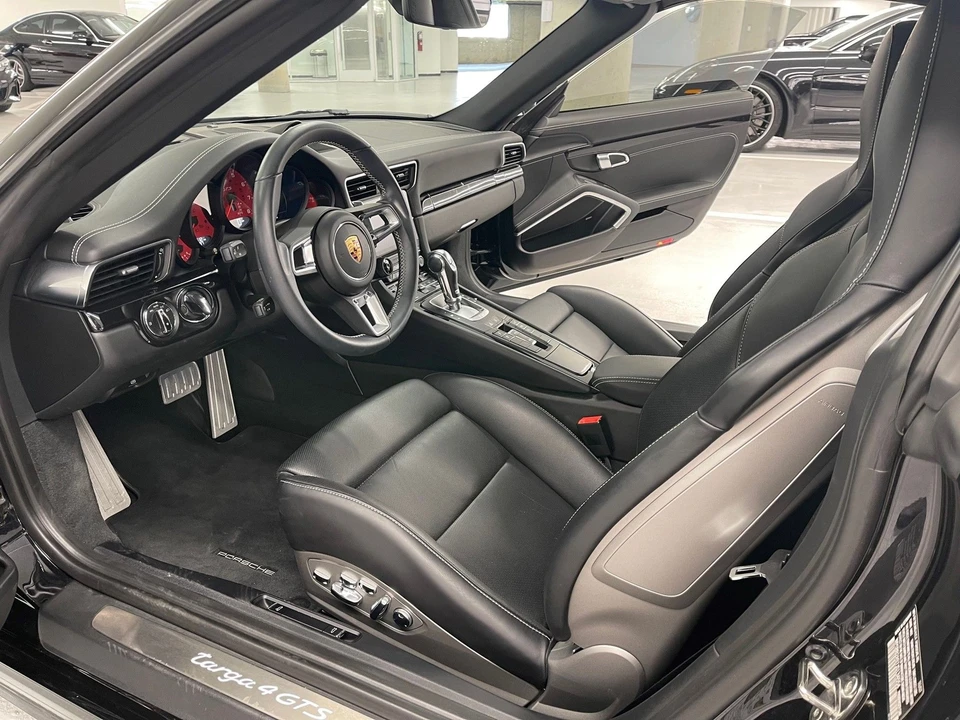2018 Porsche 991 Targa 4 GTS - Image 12 of 17