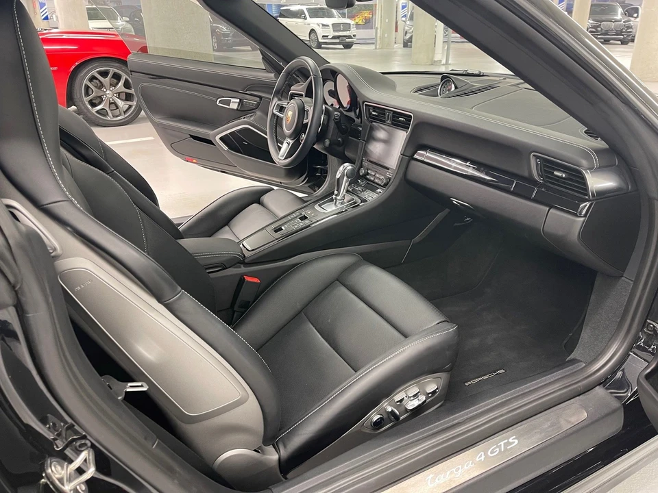 2018 Porsche 991 Targa 4 GTS - Image 15 of 17