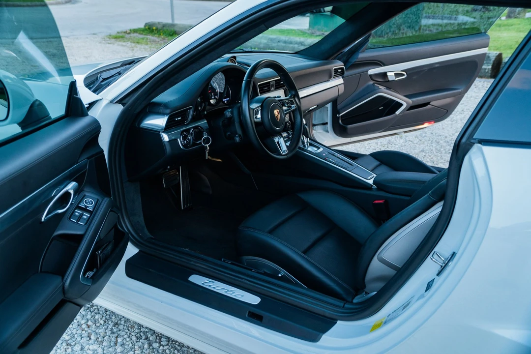 2018 Porsche 991 Turbo - Image 3 of 11