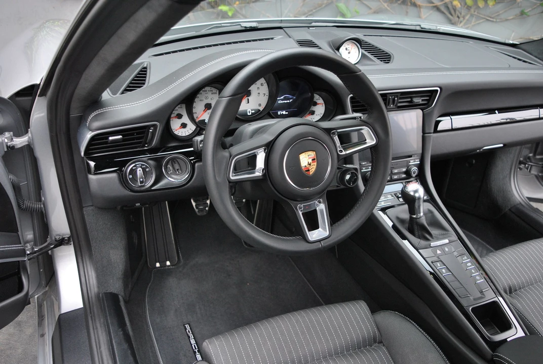 2018 Porsche 991 Carrera T - Image 26 of 31