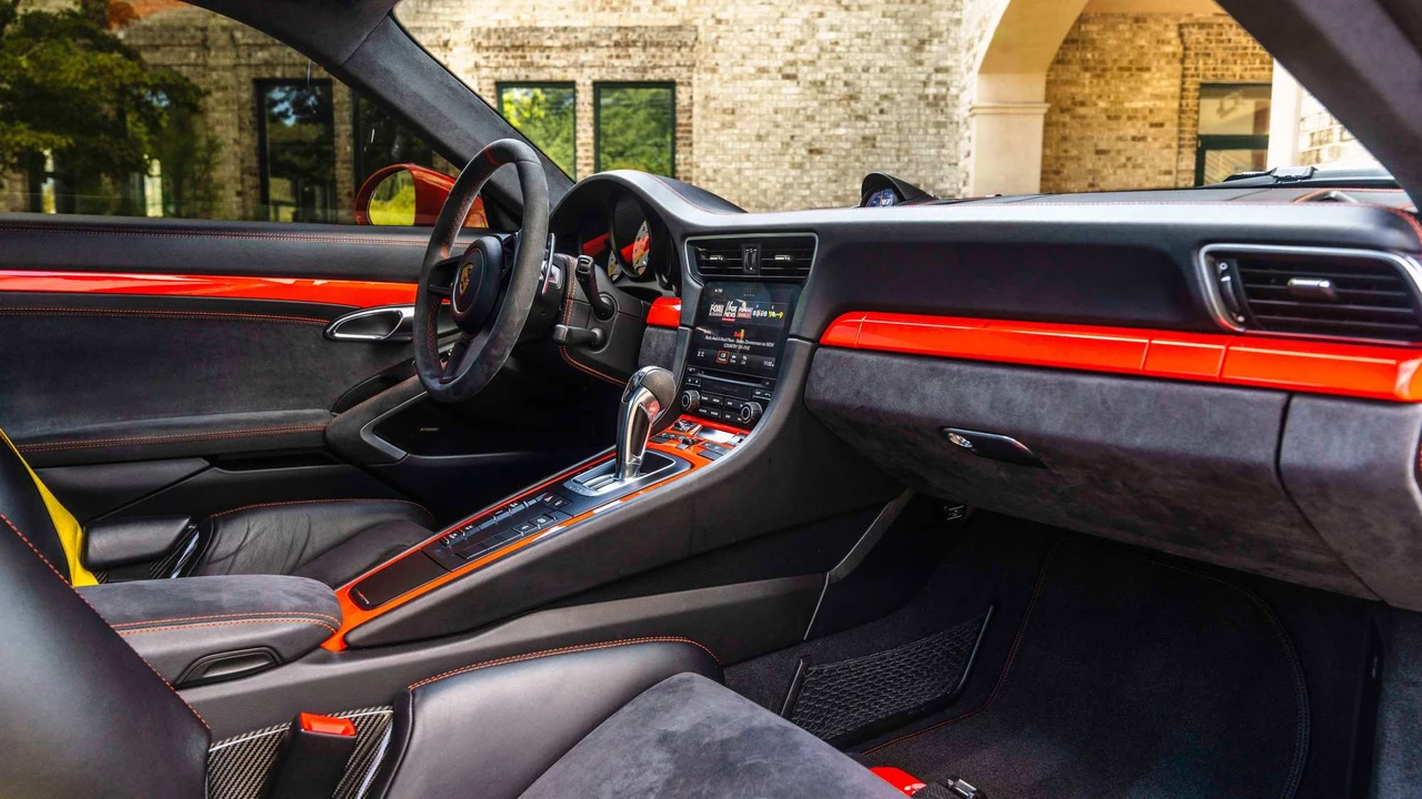 2018 Porsche 991 GT3 - Image 27 of 31