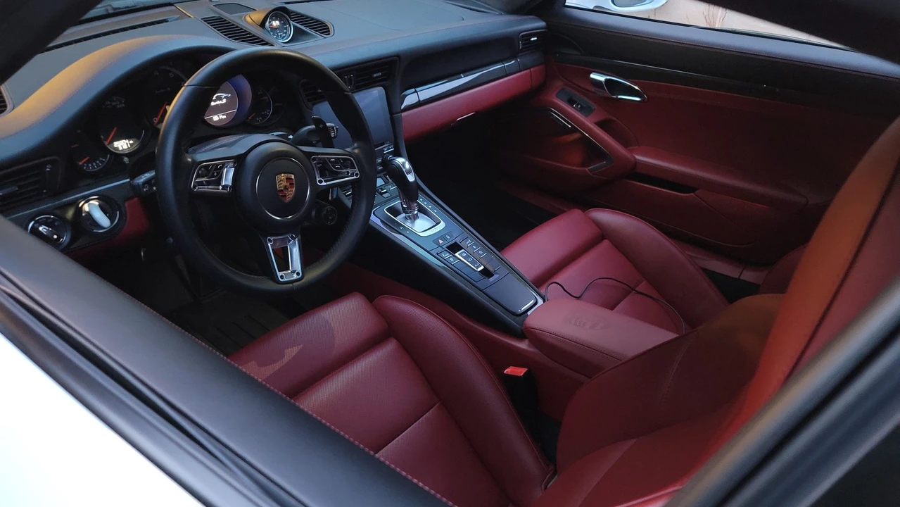 2018 Porsche 991 Turbo S - Image 6 of 8