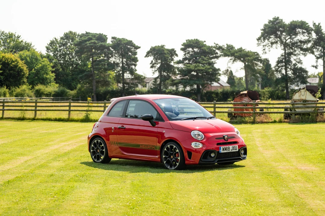 2018 Fiat Abarth 500 - Image 5 of 31