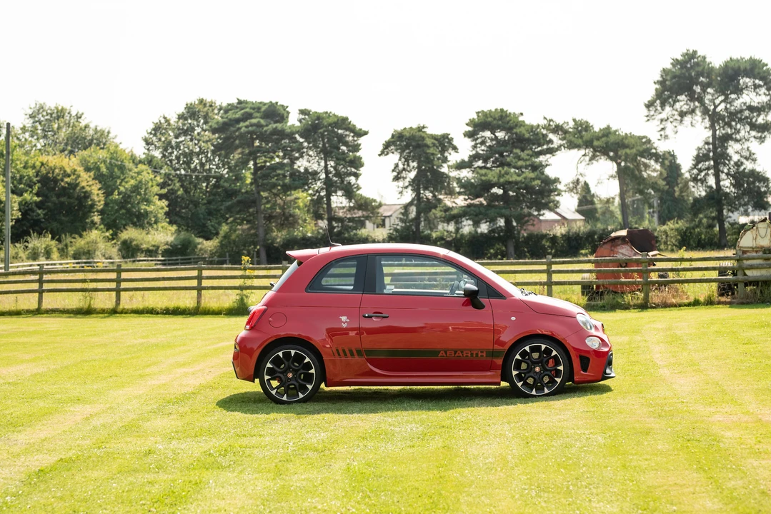 2018 Fiat Abarth 500 - Image 6 of 31