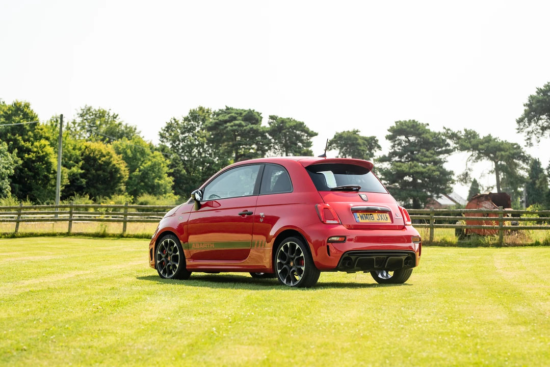 2018 Fiat Abarth 500 - Image 9 of 31