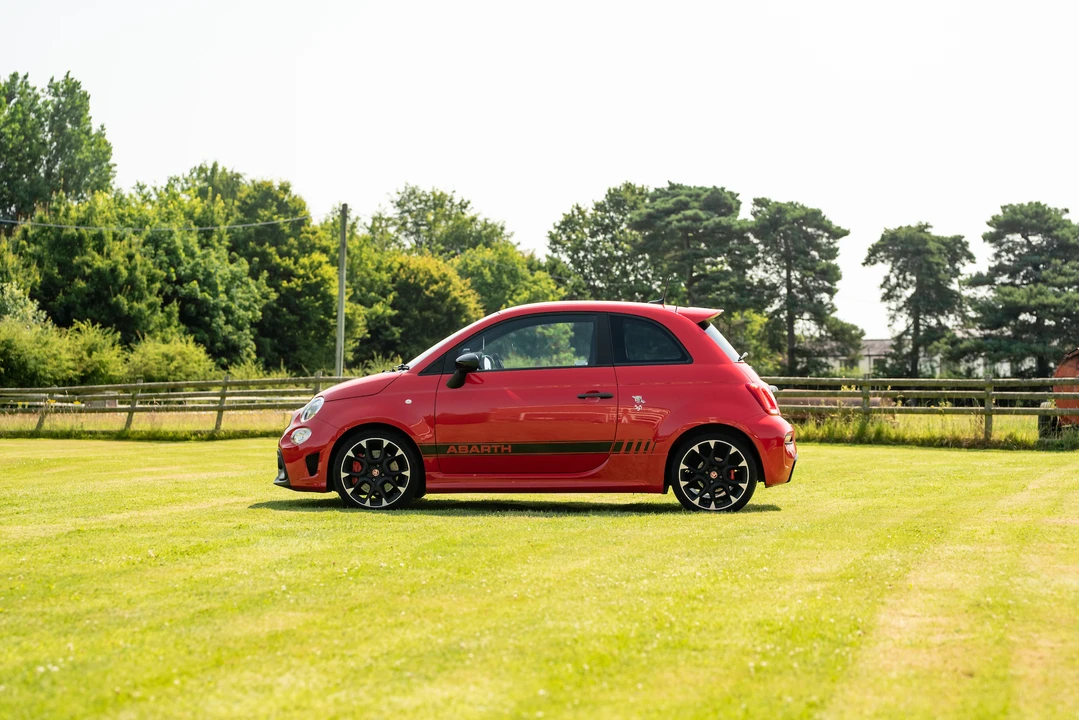 2018 Fiat Abarth 500 - Image 10 of 31